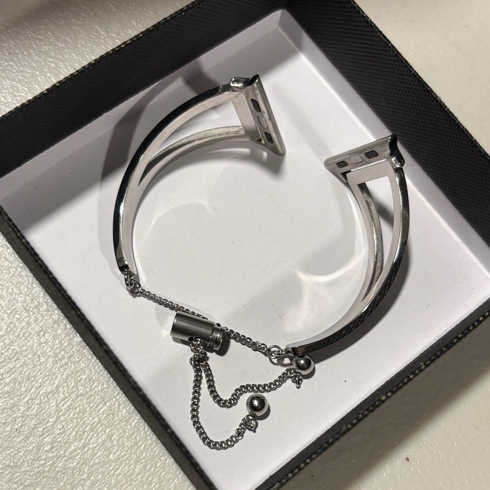 Adjustable Silver Apple Watch Band